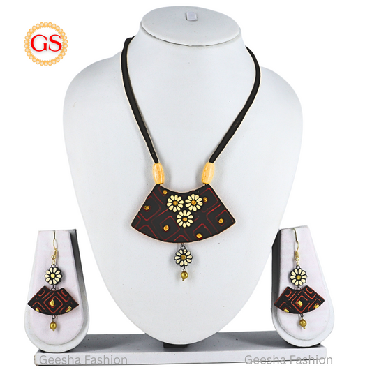 Black And Pink Colour Pendant With Flower Design Handmade Terracotta Necklace and Earrings